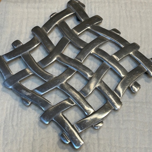 1980s Vintage Stainless Steel Silver Woven Metal Trivet Easy Hang Small Space - Picture 7 of 16